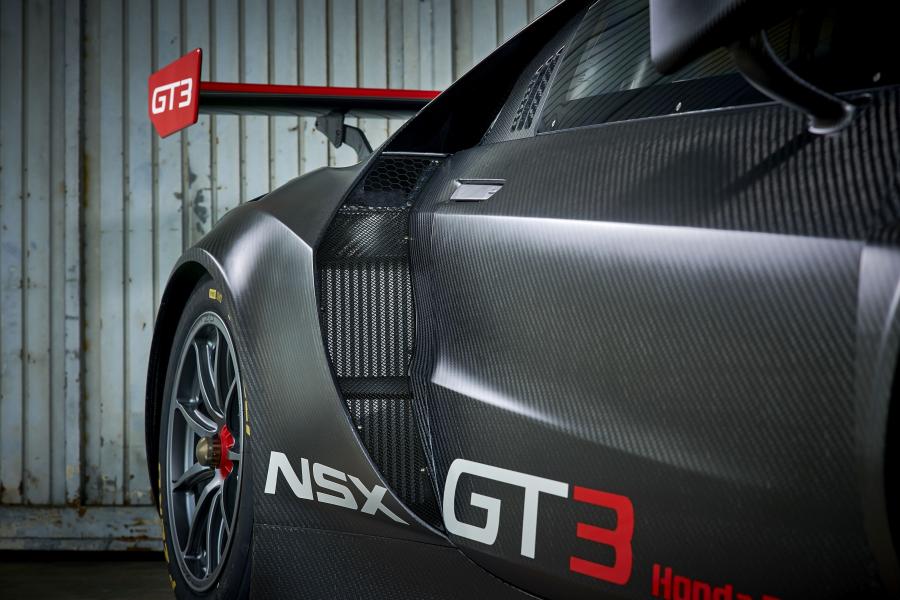 Детали экстерьера Honda NSX GT3 2017 года  (фото 4 из 16)